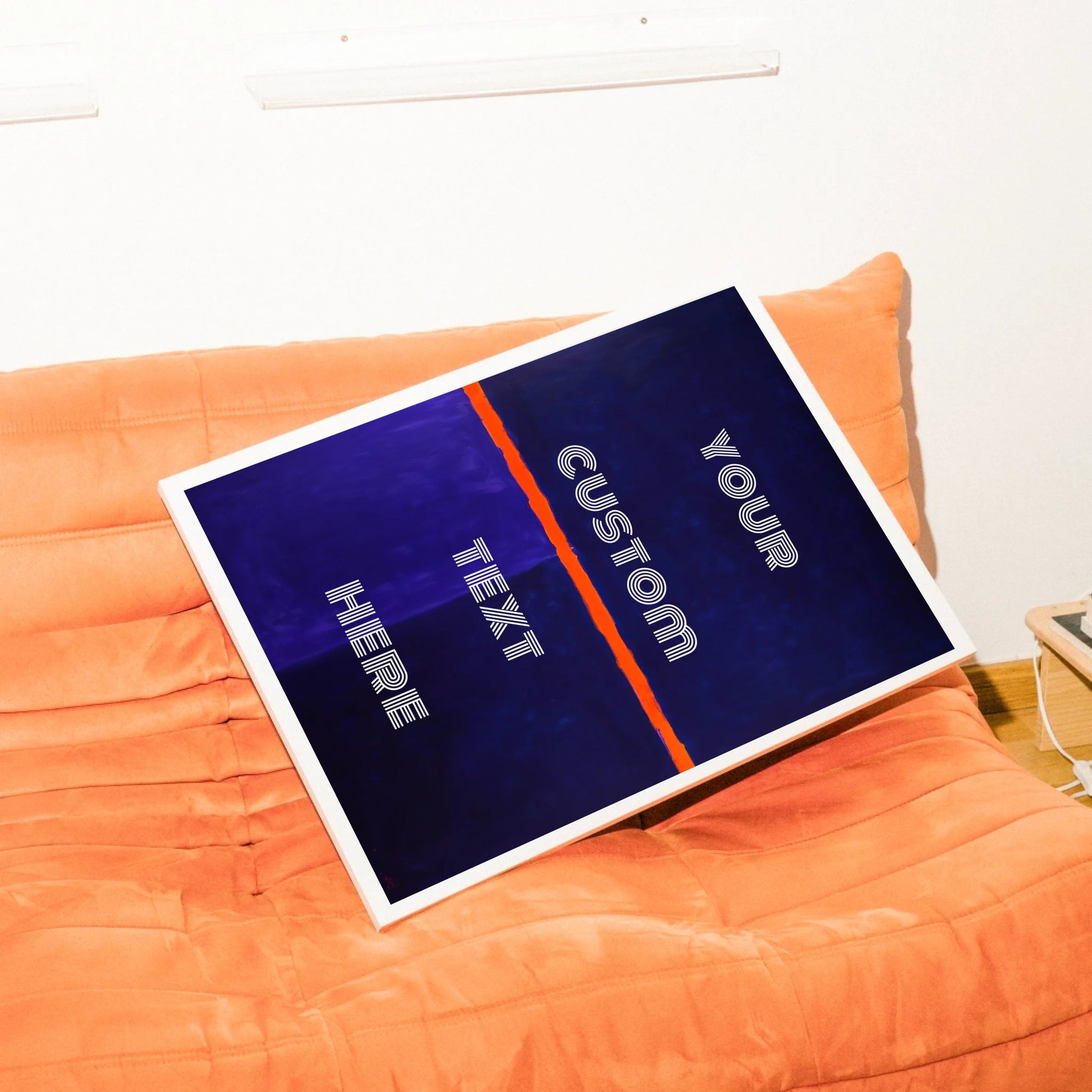 Statement-Design dunkelblau mit personalisierbarem Text bis 4 Zeilen