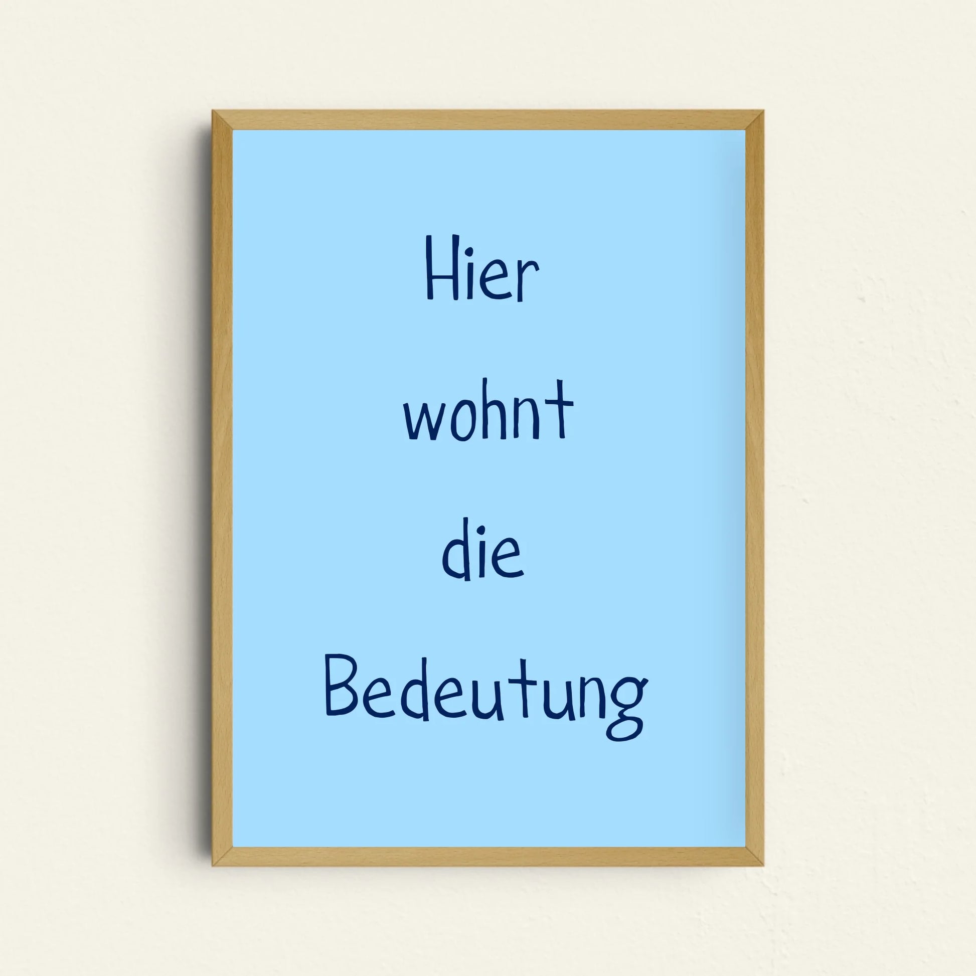 Textposter auf hellblauem Hintergrund mit sanfter Farbwirkung personalisierbar