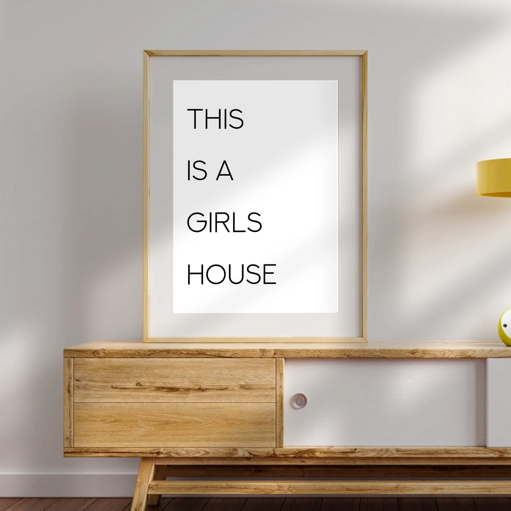 Monochromes Wandbild mit individuellem Text im zeitlosen Design
